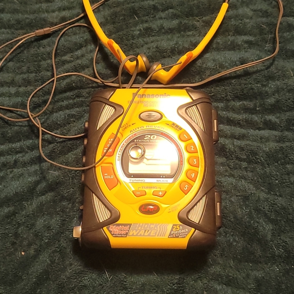 Hard to find Panasonic stereo radio cassette playe - Picture 5 of 6